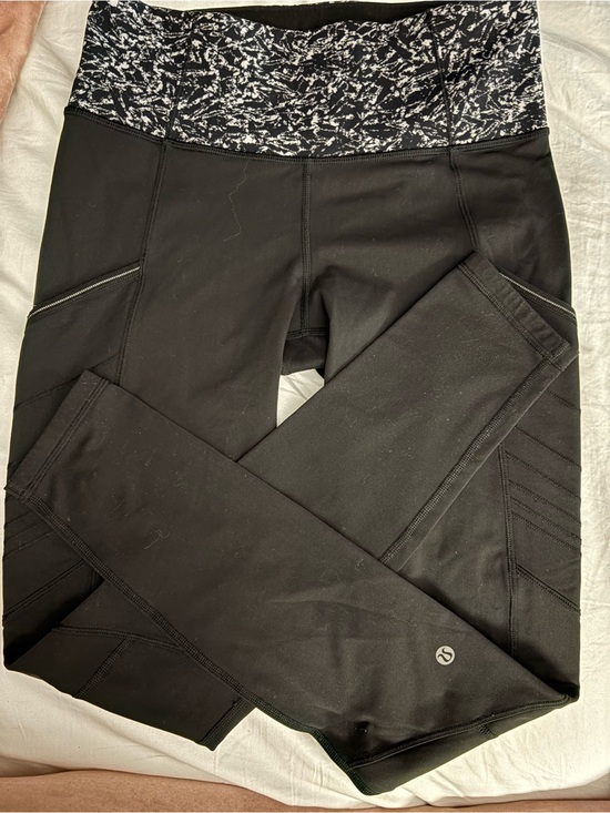 lululemon athletica Pants - lululemon athletica Black Leggings with Black & White waist full length sz 6